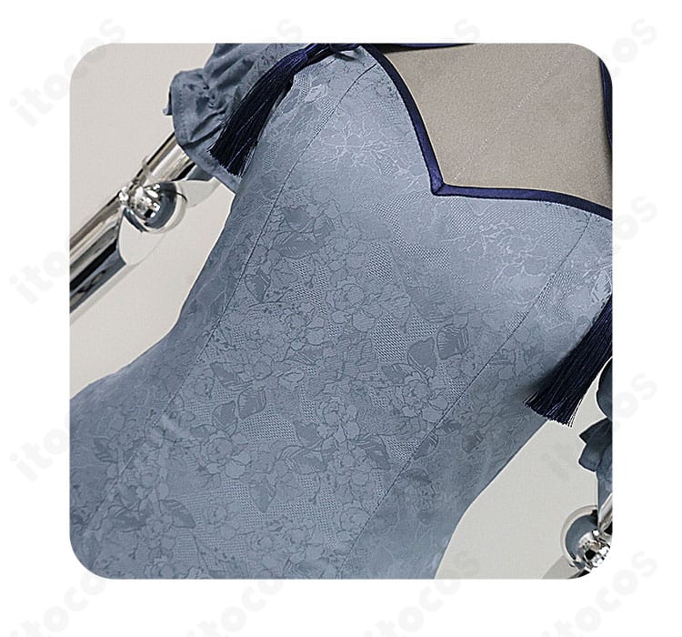 襟元の装飾クローズアップ。ジュビア・ロクサーのチャイナ服の刺繍風ディテール