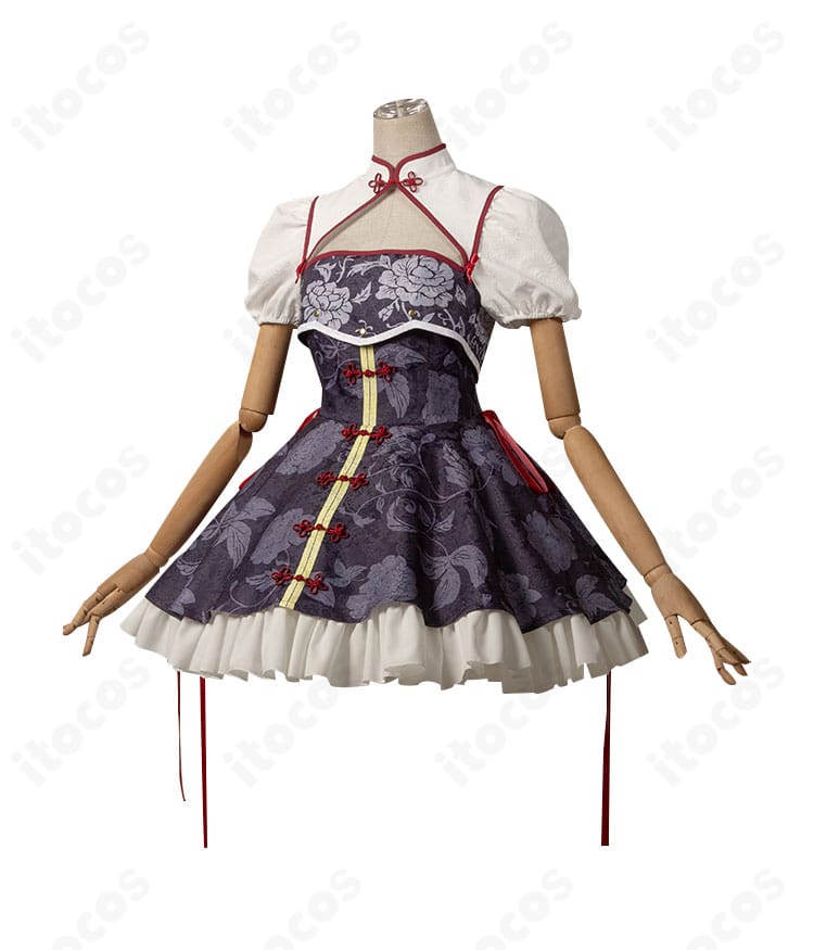 クルル・ツェペシ中華風コスプレの側面。ウエストラインと袖口装飾の流れが分かるシルエット。