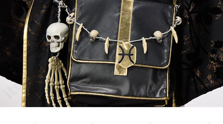 FGO テスカトリポカ衣装・腰部装飾のアップ。ポーチとベルトの取り付け位置と意匠を解説。