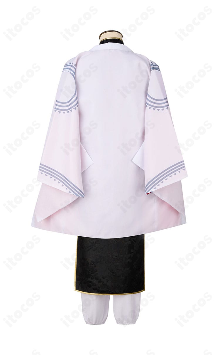 FGO テスカトリポカ衣装の背面図。背中のラインと裾の広がり、背面装飾の配置が見える。