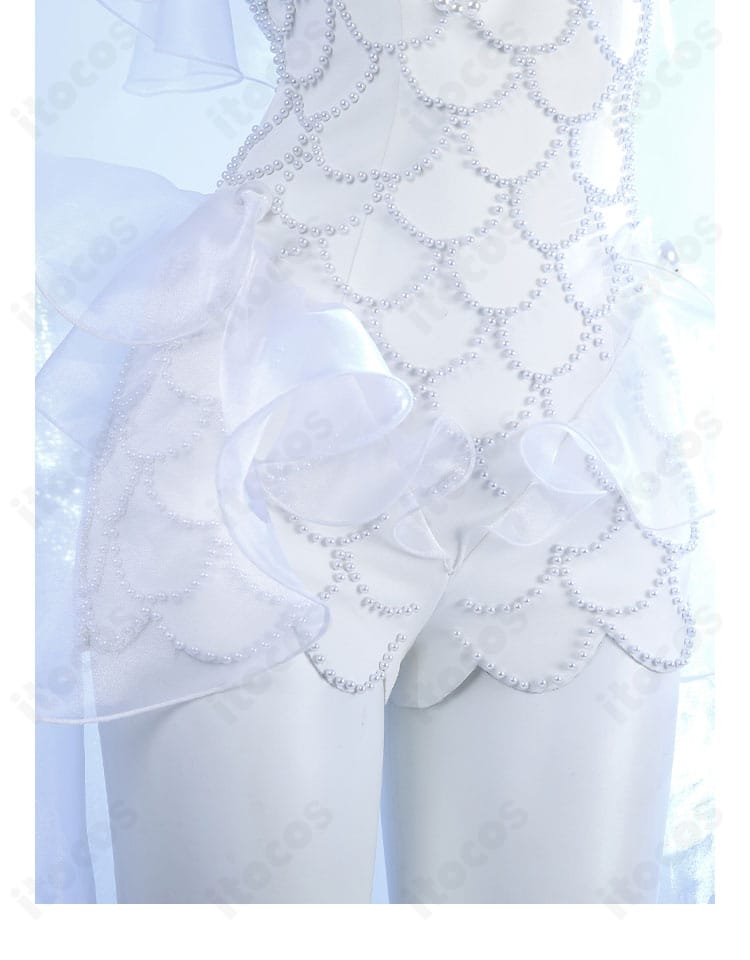 パンツ部の装飾ディテール（ラインと縫製）