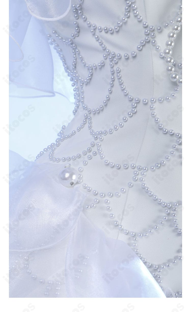 ウエスト周りの装飾ディテール（ベルト・ビーズ）