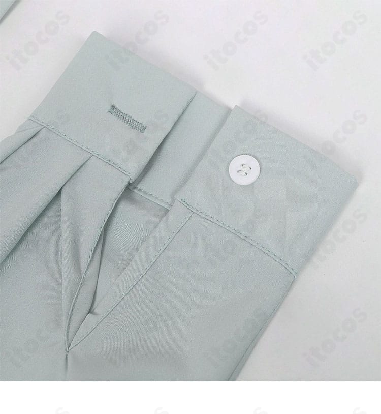 袖口装飾のディテール。縁取りと装飾パーツの仕上げが分かる接写