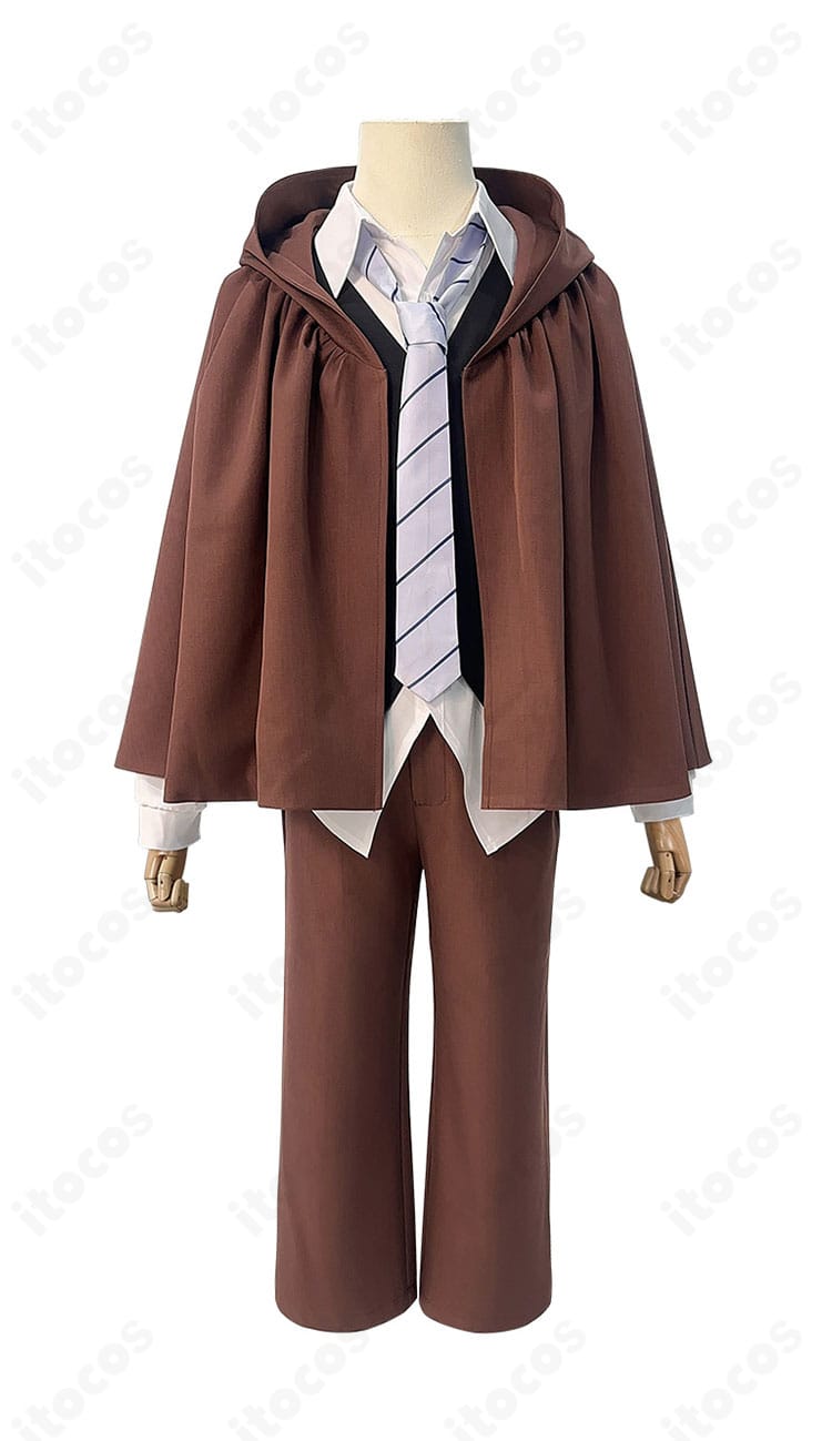 江戸川 乱歩 探偵衣装の正面全体。マントとハット、ベストのシルエットがわかるスタイリング。