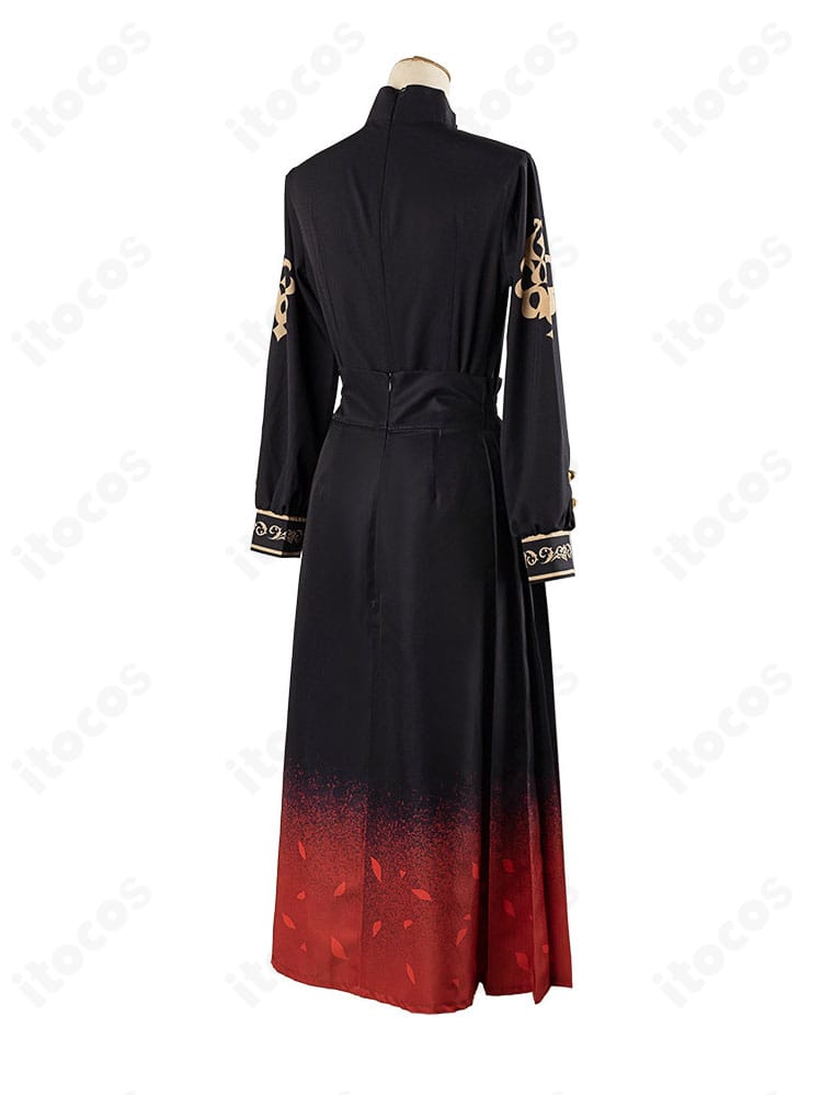 星街すいせい 東洋風スーツ衣装の背面装飾ディテール。ベルト位置と背面チェーンの見せ方