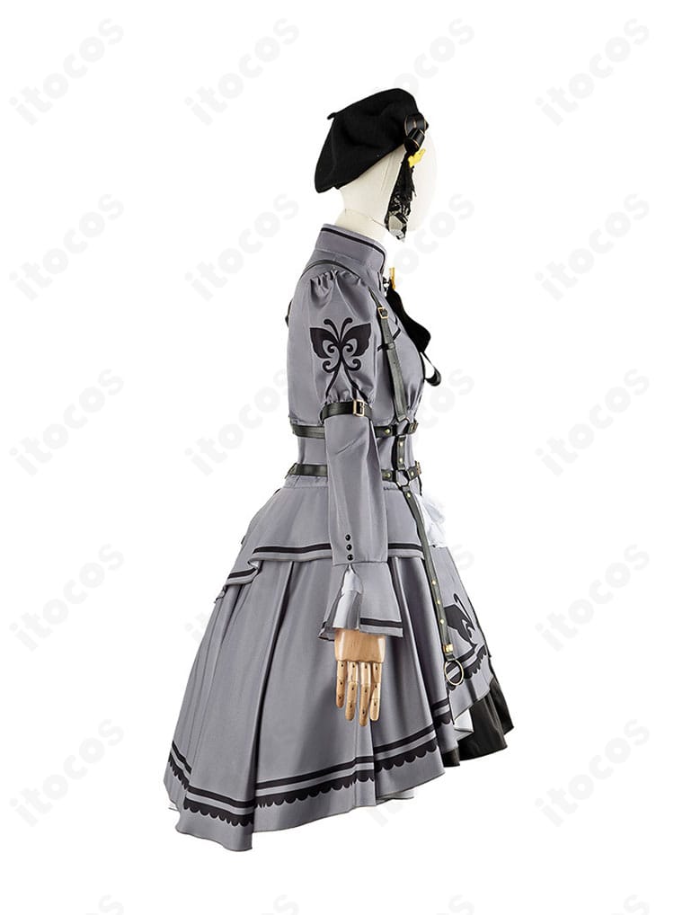 右側装飾ディテール｜ゴールドトリムとリボン、エンブレム風モチーフを寄りで撮影。ミリシタ衣装らしい華やかな右側装飾を強調