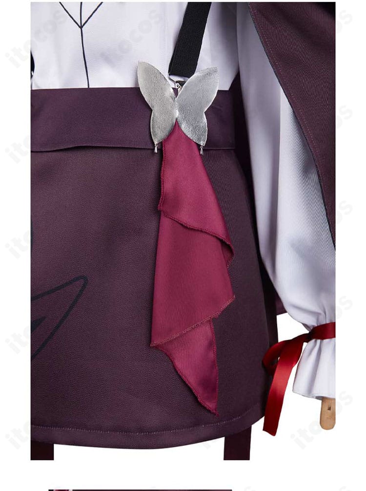 腰まわりの装飾ディテール。サスペンダーの見え方と装飾パーツの配置が分かる画像。