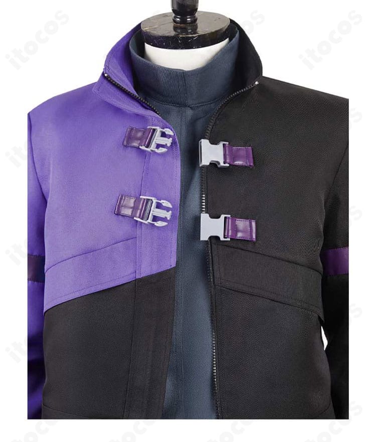 怪獣8号 保科宗四郎 防衛隊制服コスプレの装飾ディテール。近未来感を演出するアクセント部分のアップ画像