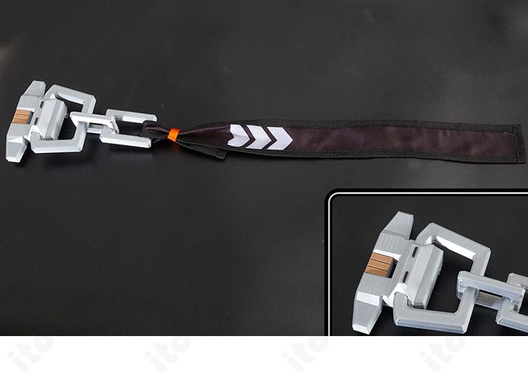 セス・ローウェル衣装 背部アクセサリーの近接写真。立体パーツの構造と質感。