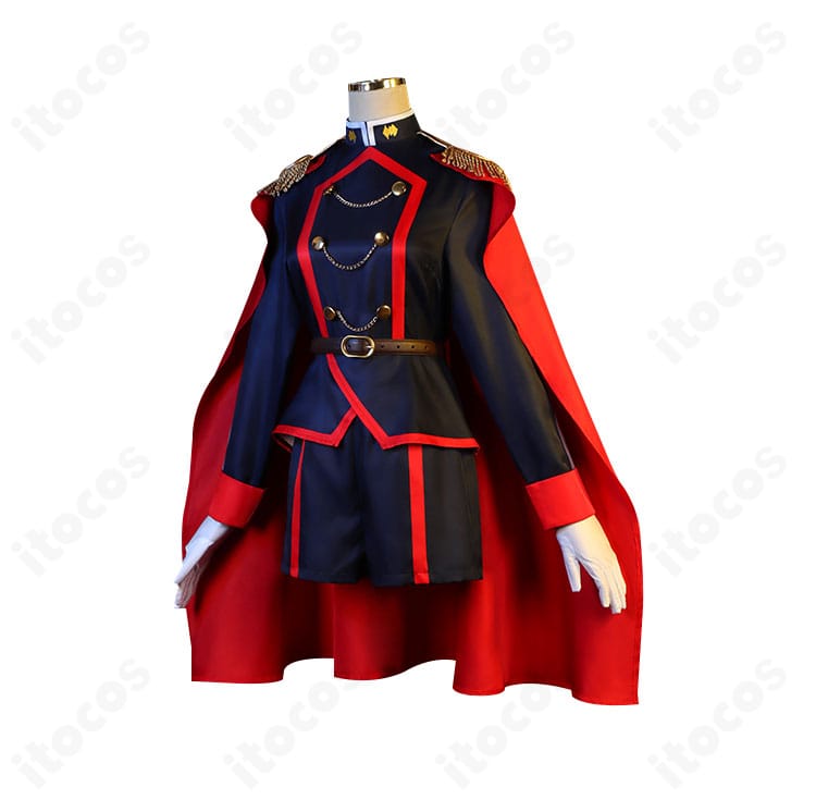 山城 恋 コスプレ衣装・左側面。左右対称の装飾配置とショートパンツのシルエットを確認できる画像。