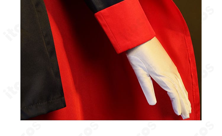 山城 恋 コスプレ衣装・袖口ディテール。装飾ラインとカフの形状で華やかさを演出。