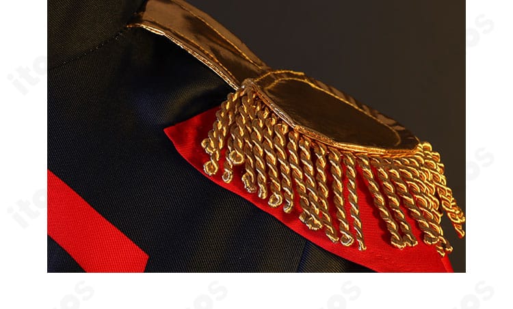 山城 恋 コスプレ衣装・肩〜袖のつながり。可動を考慮した縫製と装飾配置を確認できる。