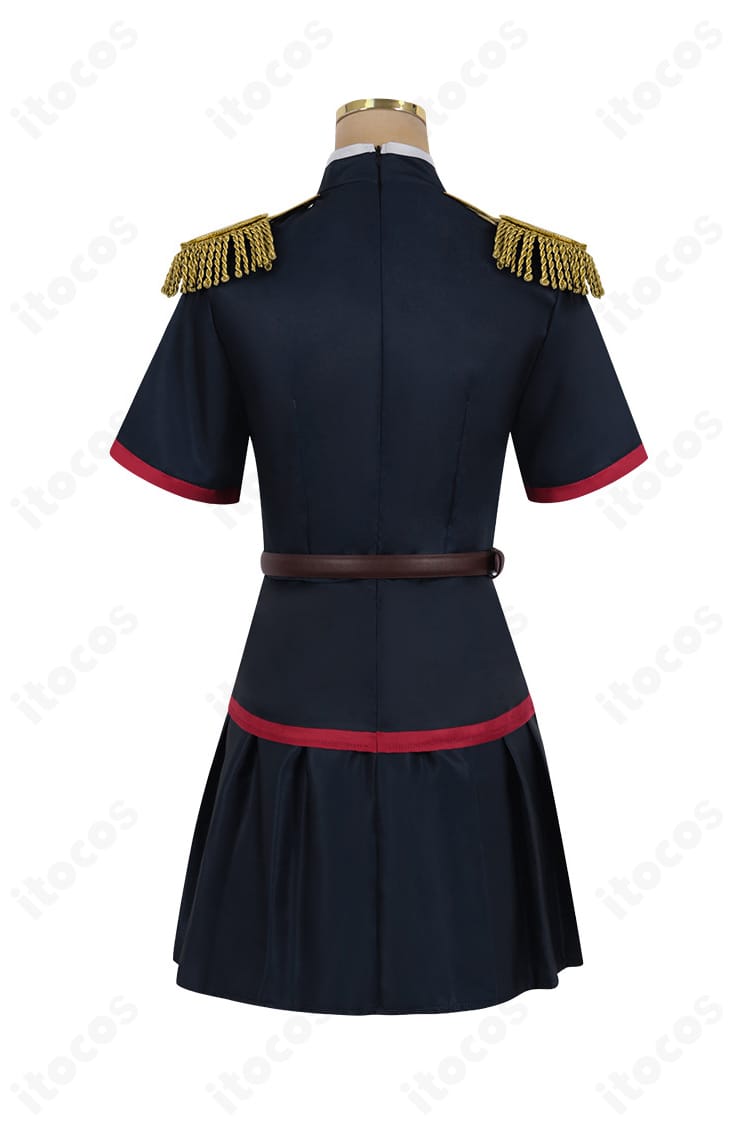 東日万凛 コスプレ衣装の背面図。背中から裾までのラインと装飾の作り込み