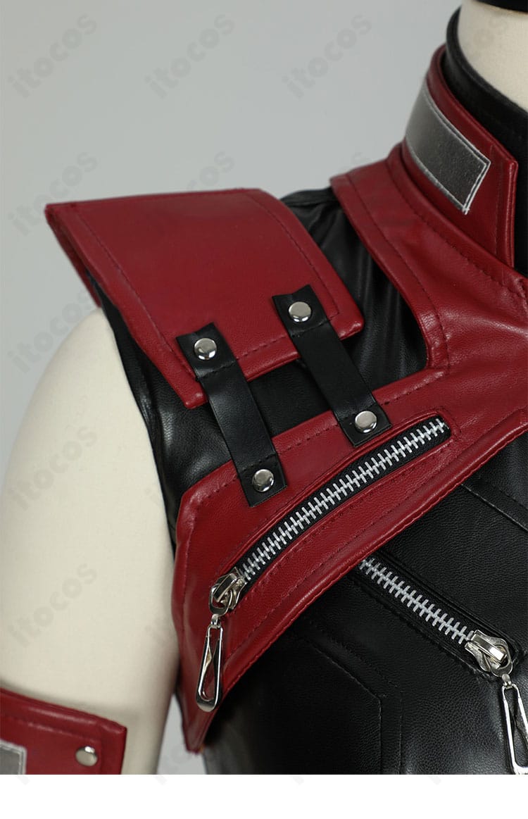 エアリス衣装の肩装飾アップ。立体感のあるパーツ配置と上品な質感が伝わる写真。