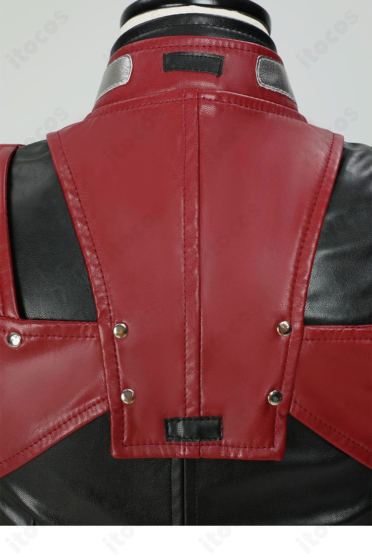 エアリス衣装の背面ディテール。装飾の配置と生地の質感で世界観を演出。