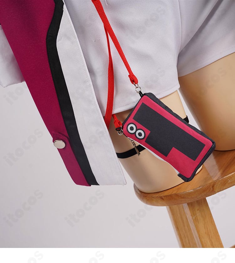 腰アクセサリー全体像。左右バランスと揺れ感が分かるコーディネート写真