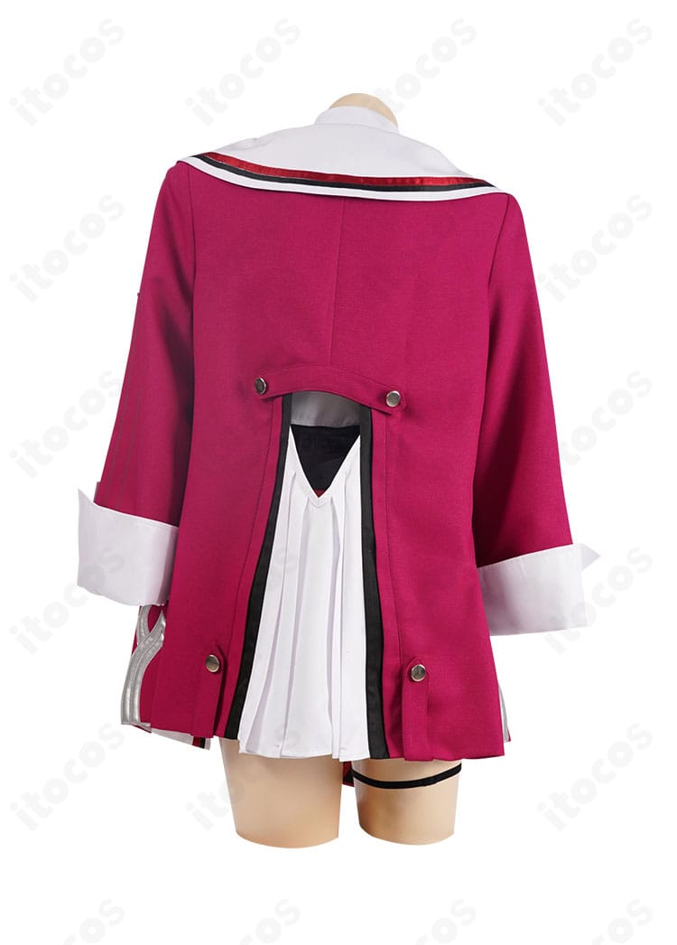 背面全体。尻尾の取り付け位置と腰封背面装飾、裾のラインを確認できる画像