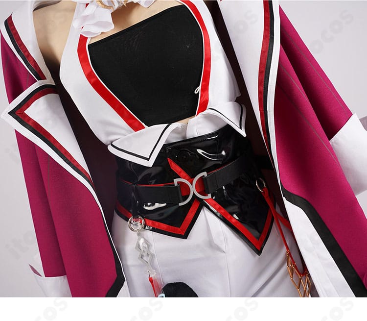 腰封の装飾ディテール。前面パネルの意匠と金具配置、質感の近接カット