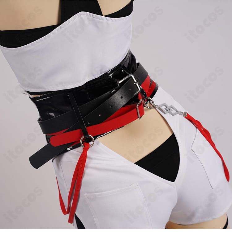 腰封背面装飾の近接。後中心の意匠と固定ベルトの通し方