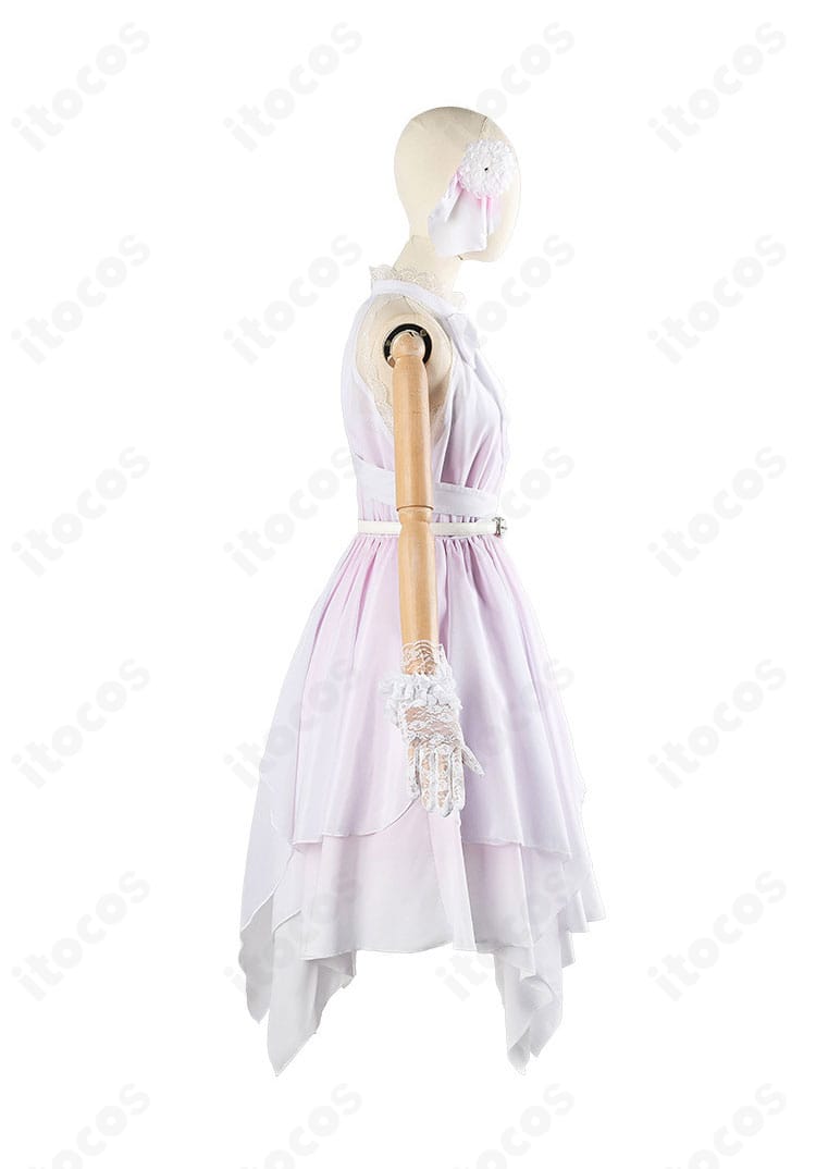 右側装飾のアップ：刺繍やアクセサリーが映えるLink to the FUTURE ディテール