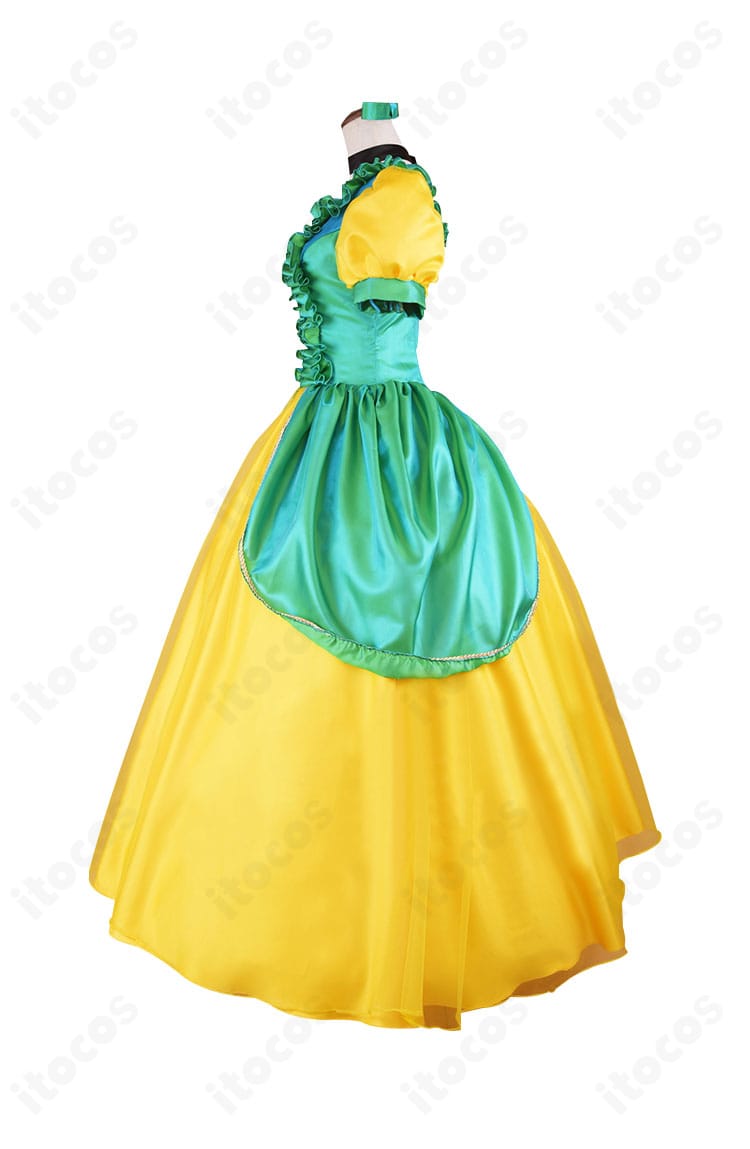 ドリゼラ・トレメイン衣装の左側ディテール。刺繍と装飾パーツの質感が伝わるクローズアップ。