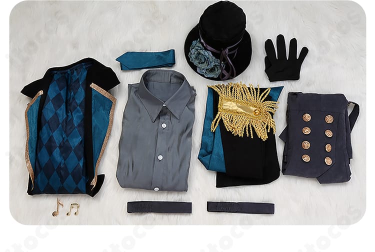 初音ミク コスプレ衣装のセット内容一式を平置きで展示。コート・ベスト・シャツ・帽子・小物が揃う