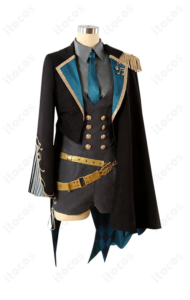 エンジョイ！大阪2024 初音ミク コスプレ衣装の正面全体。コート・ベスト・シャツのレイヤードが確認できる