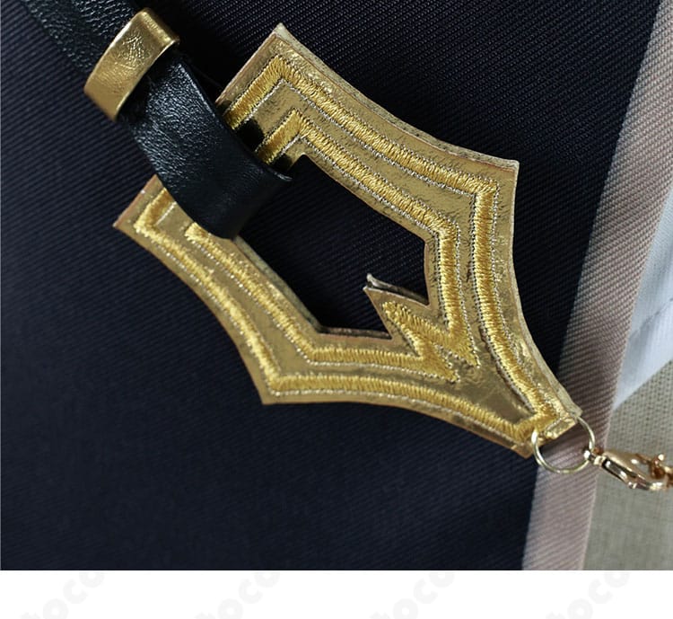 付属ネックレスやアクセサリー一式の詳細。質感とセット内容の確認用