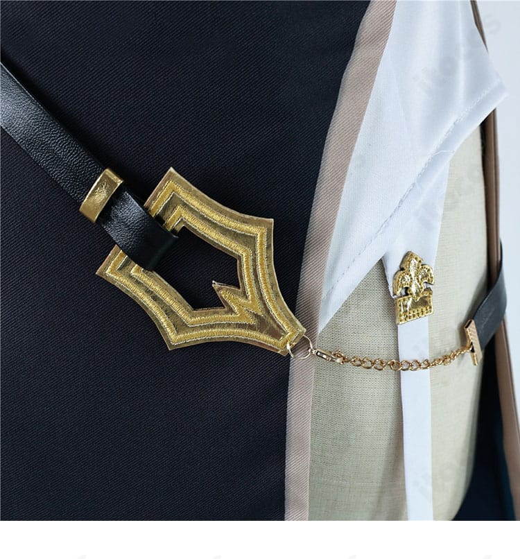 腿部ストラップとソックスの組み合わせ。脚周りの装飾と固定感の確認