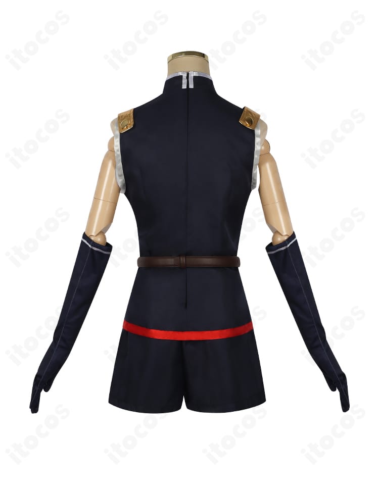 魔都精兵のスレイブ隊員制服の背面。背中のラインとベルト位置、裾の落ち感を確認できる後ろ姿