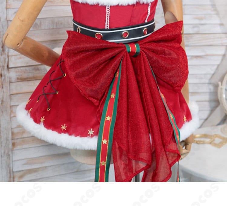 スカート背面の蝶結びディテール｜大きなリボンの形状と質感