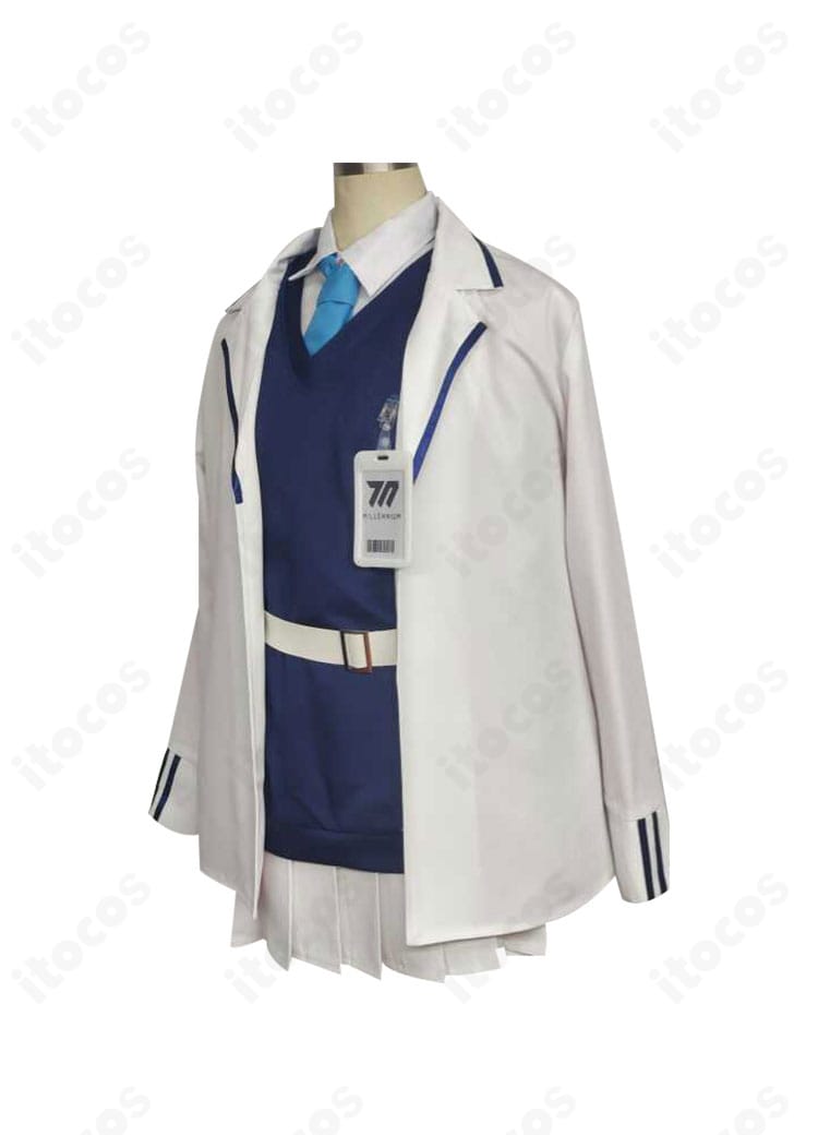 白石ウタハ衣装 側面。スリムなラインとベルト位置、ウエストポーチの装着感を確認できる画像。