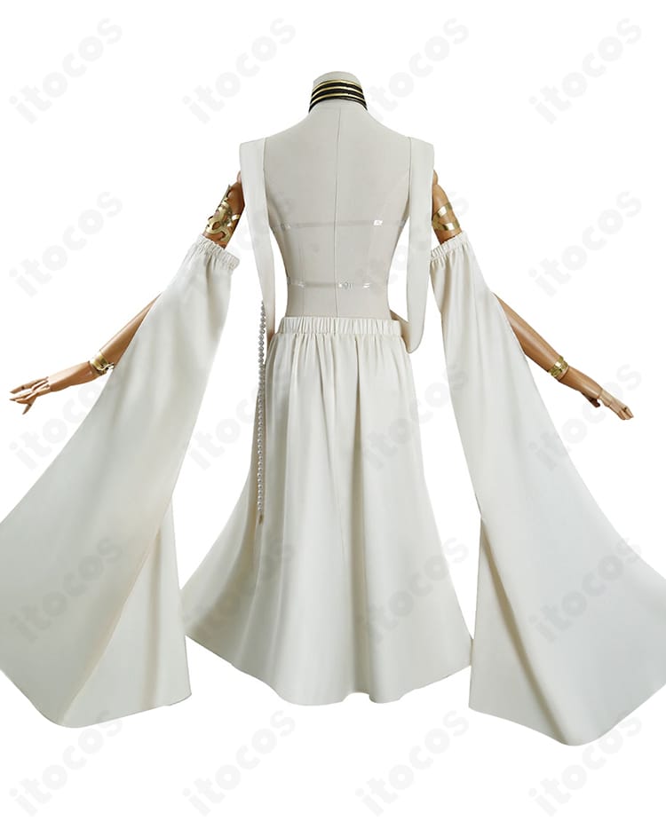 背面図。背中の開き・マント風レイヤー・裾装飾の流れを示す星神「豊穣」薬師コスプレ衣装