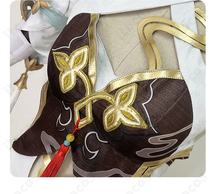 霊砂 コスプレ衣装 襟元装飾の詳細（カラーラインとモチーフ）