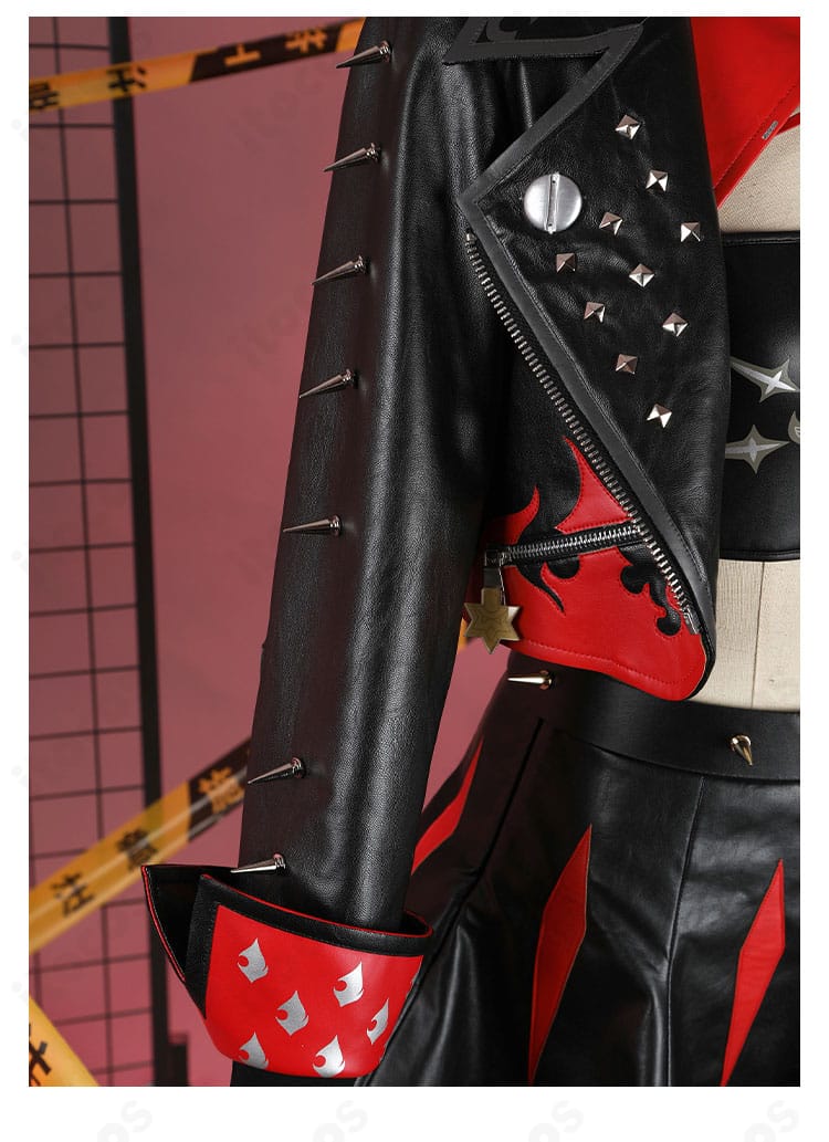 バーニス・ホワイト 衣装の袖装飾ディテール。ラインと意匠の配置を拡大表示