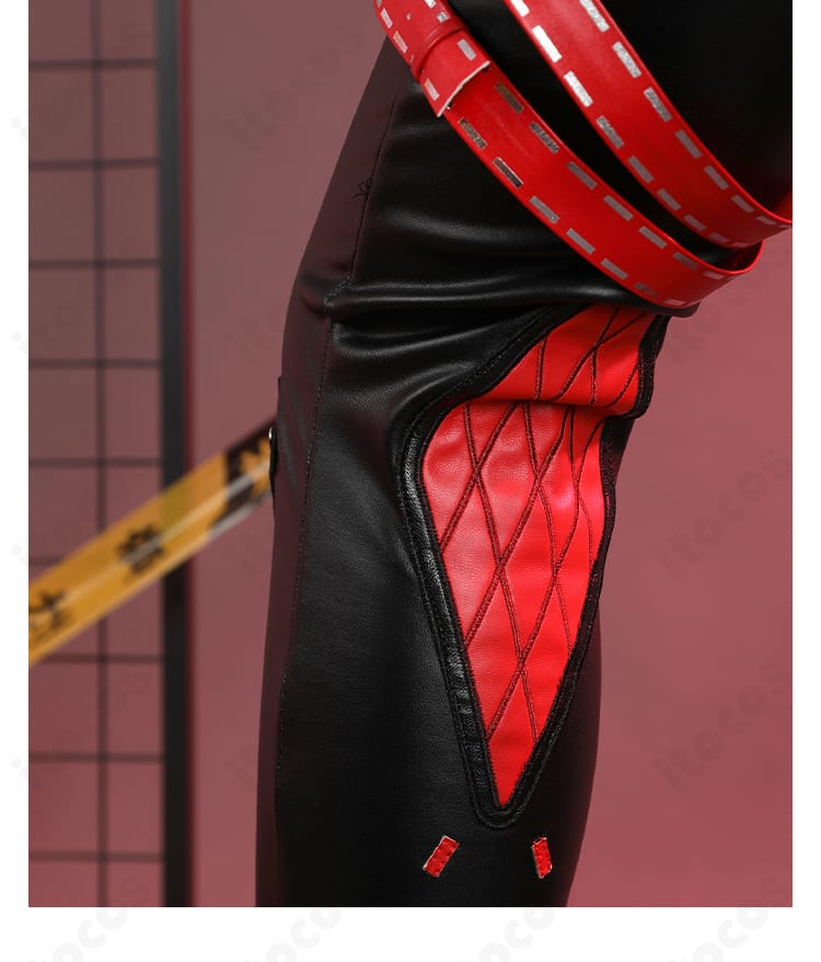 バーニス・ホワイト ブーツ背面装飾の詳細。バックスタイルのポイントを強調