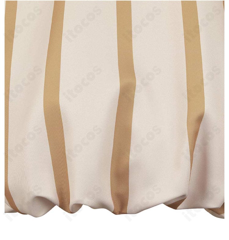 マルシル・ドナトー衣装 裾装飾のクローズアップ。ステッチと装飾パターンの質感