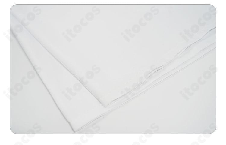 裏梅衣装の裾装飾ディテール。直線的なラインとヘムの仕上げを強調したクローズアップ画像