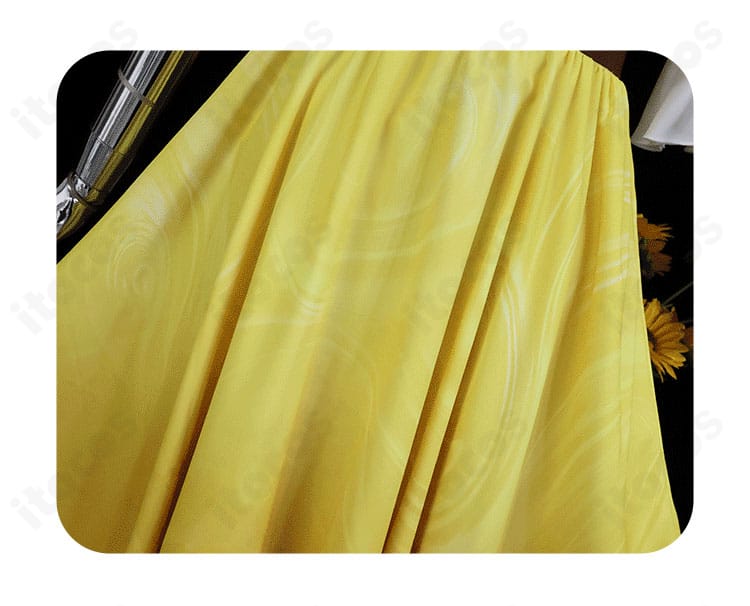 スカート装飾のクローズアップ。レモネードイメージの花柄や刺繍風ディテールが見える