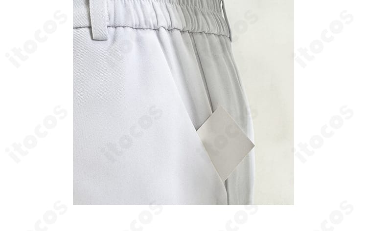 ポケットとパンツの詳細画像。コートのポケット口とパンツのステッチ、シルエットを表示。