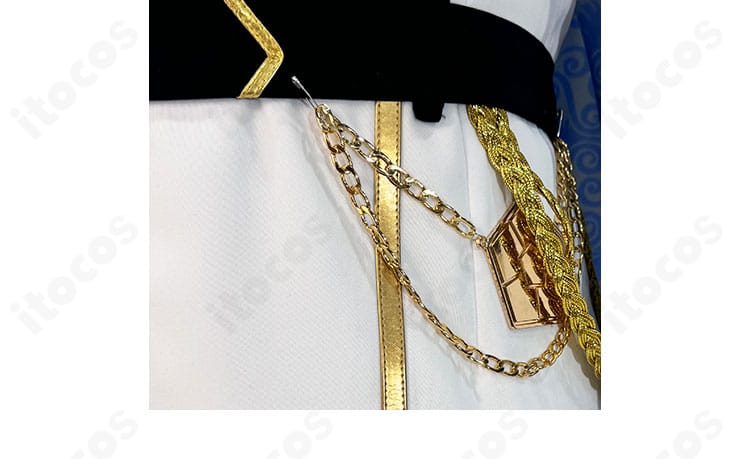 腰回り装飾の細部画像。ベルトとウエストの切り替え、ポジション取りを確認。