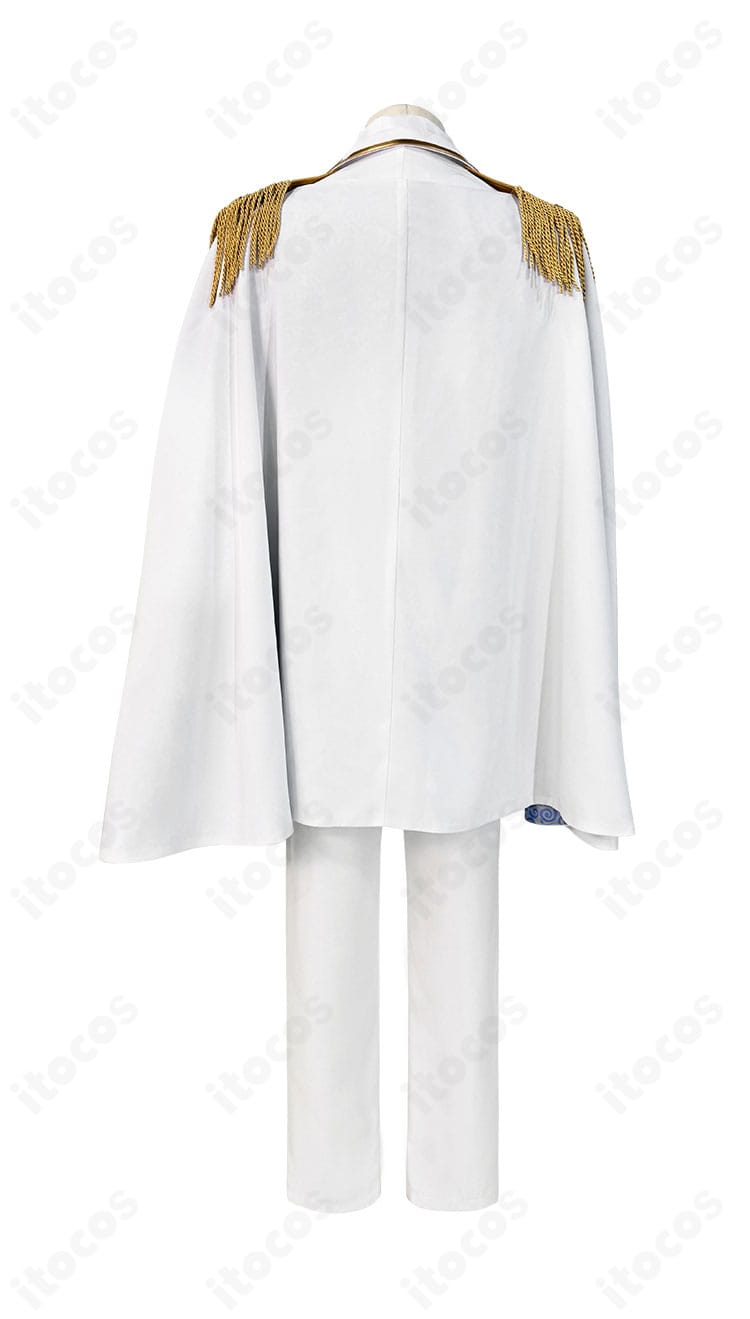 商品背面画像。マントの落ち感と背面装飾、コートのベントラインを明確に表示。