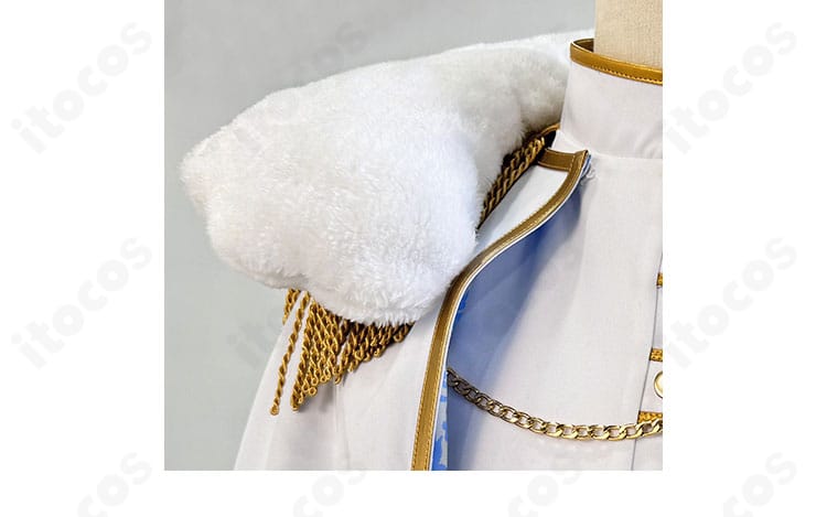 肩周りのカッティングと装飾パーツの質感ディテール