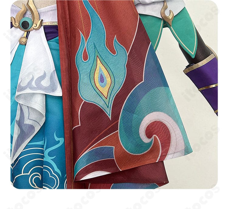 雲璃 コスプレ衣装の裾装飾ディテール。流れるラインと装飾モチーフの美しさを強調。