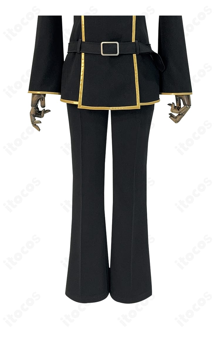 パンツ装飾ディテール。ウエスト周りとステッチ、ベルトループの仕立てを拡大表示。