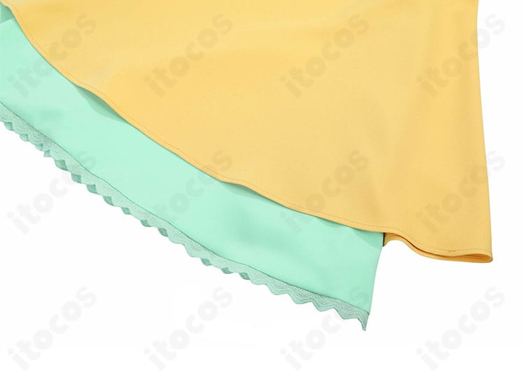 大道寺知世 私服ワンピースの衣裾ディテール。端正な仕上げが魅力。