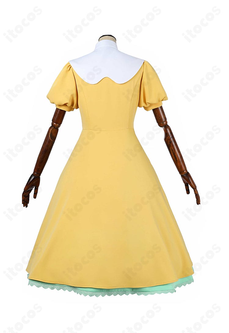 大道寺知世 私服ワンピースの背面全体。背中の装飾とバランスの良いシルエットを確認。