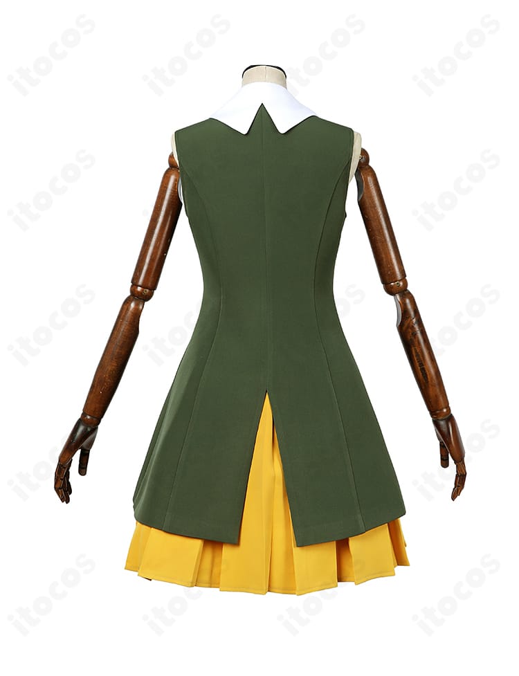 背面全体カット。上着の後ろ身頃のラインとスカートの落ち感、背面装飾の配置を再現。