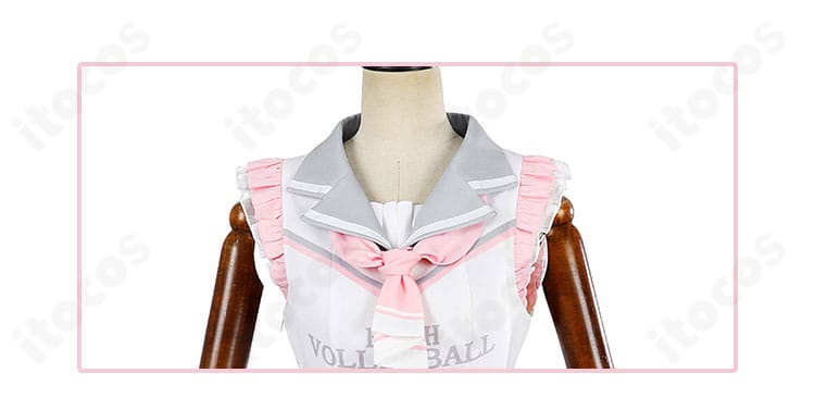 南ことり チアガール衣装の襟元とスカーフ、装飾ステッチのディテール画像