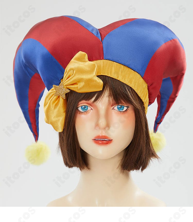 ポムニの帽子 正面装飾。フロントのモチーフがキャラクター性を明確に伝える。